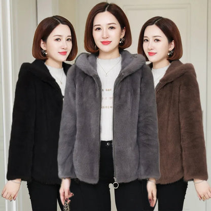 Damen Kurzjacke mit Kapuze aus weichem Material - verschiedene Farben