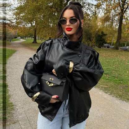 Damen Jacke im Leder-Look mit Stehkragen und asymmetrischem Verschluss