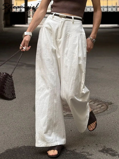 Weite Damenhose mit hohem Bund und weitem Bein