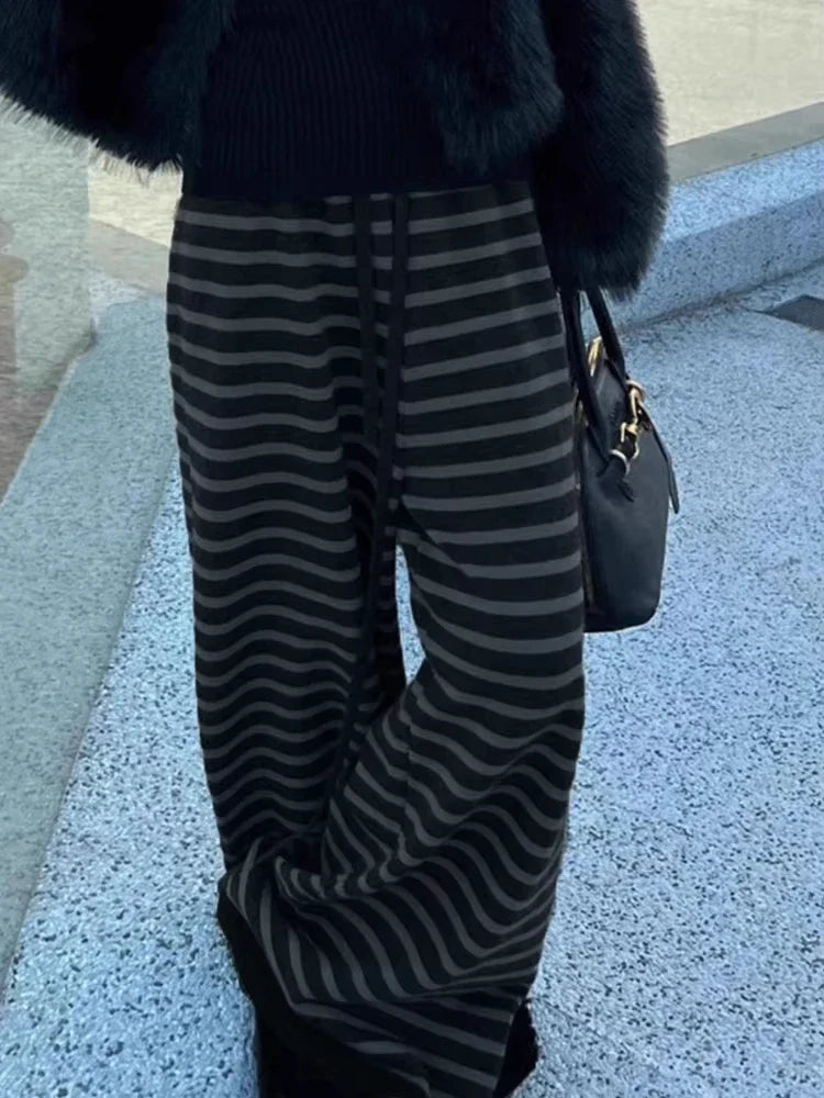 Damen Freizeithose mit Wellenstreifen Strickhose Weites Bein Schwarz Grau