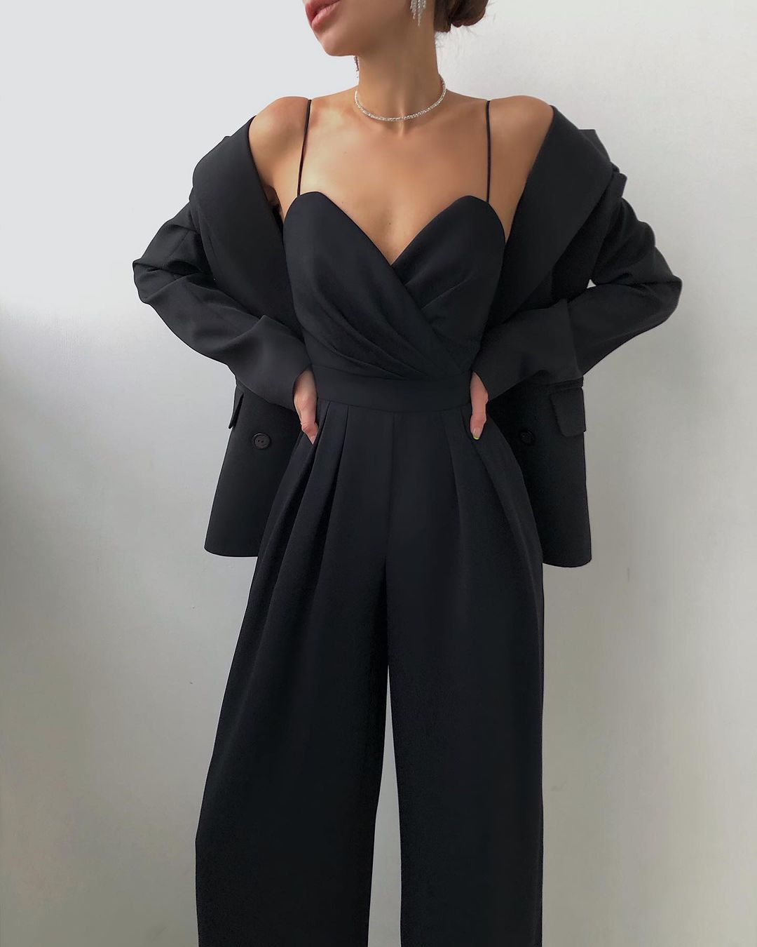 Damen Eleganter Jumpsuit mit Weitem Bein und Spaghettiträgern – Stilvoller Overall für Alltag und besondere Anlässe
