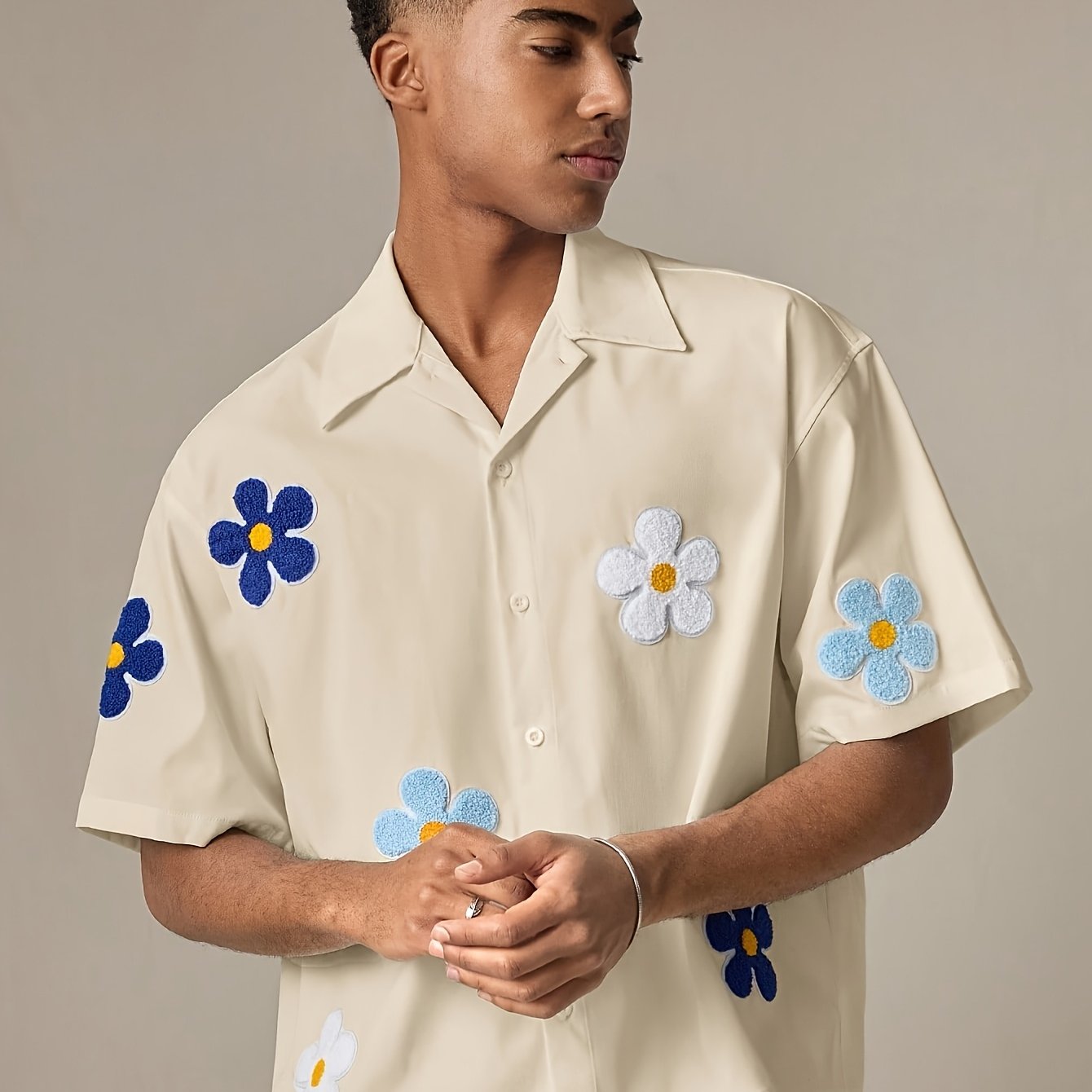 Herren Freizeithemd mit Blumenstickerei und modernem Schnitt