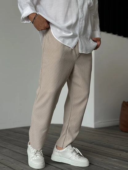 Herren Elegante Relaxed Fit Freizeithose für Alltag und Business – Moderner Old Money Stil