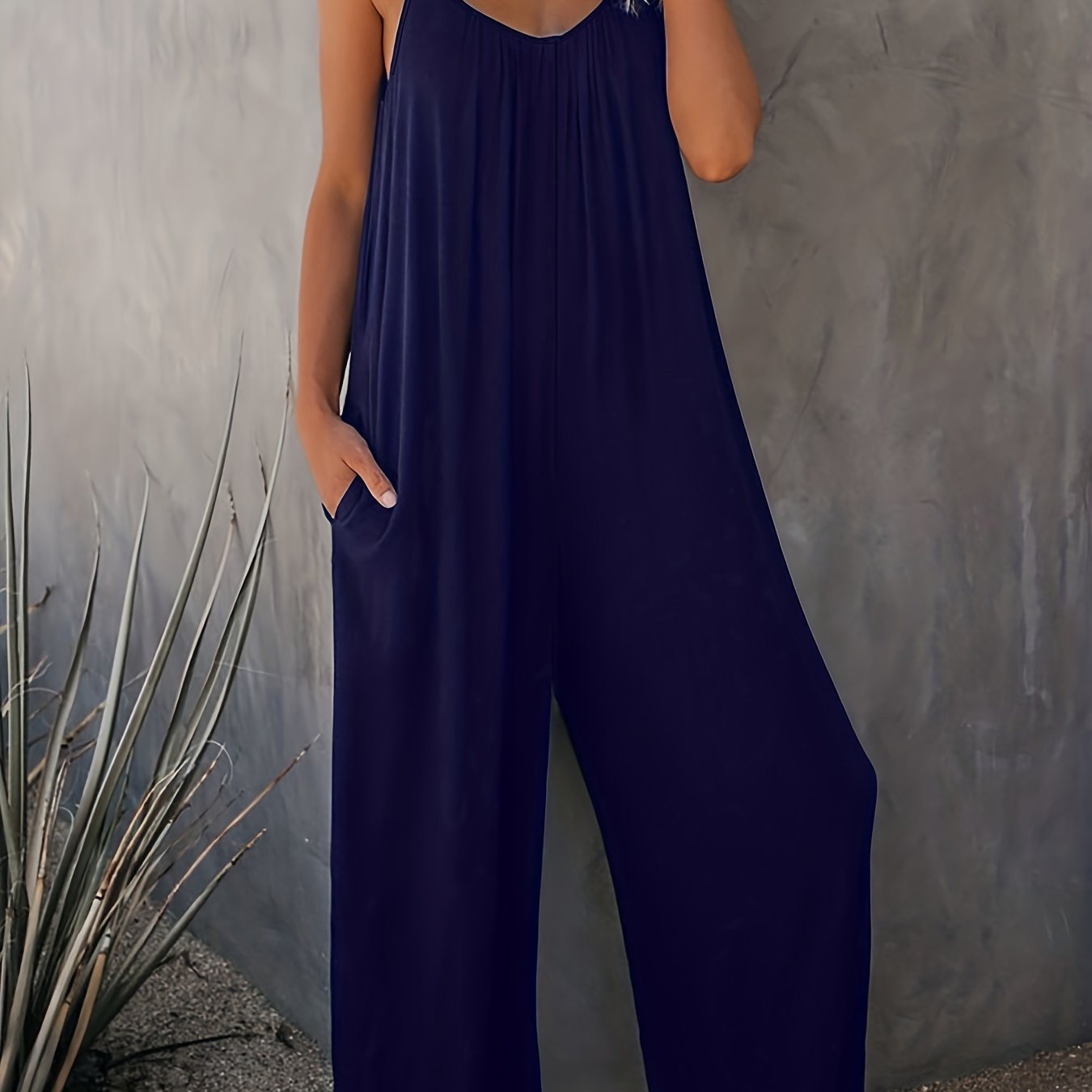 Damen Jumpsuit mit Spaghettiträgern – Lässiger Einteiler für Alltag und Urlaub