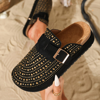 Damen Plateau Clogs mit Nieten – Modische Slip-On Schuhe für Alltag und Freizeit