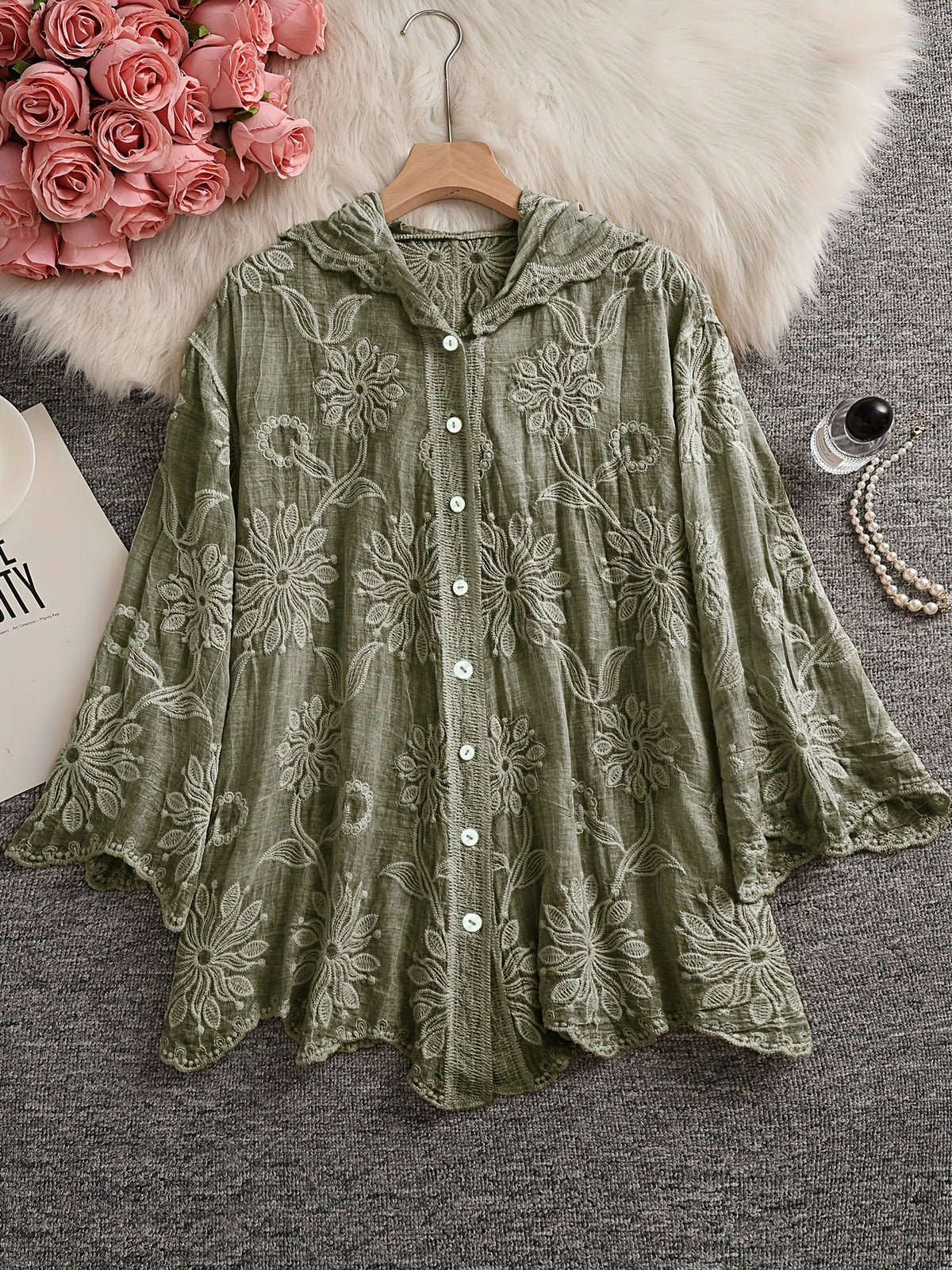 Damen Bluse Langarm mit Kapuze, Besticktes Blumenmuster, Knopfleiste