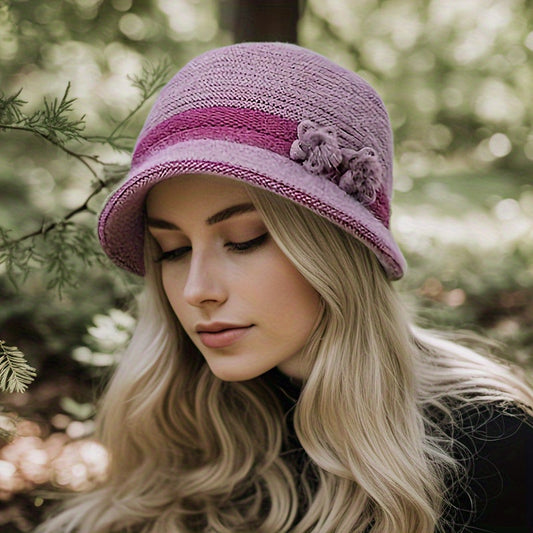 Damen Glockenhut aus weichem Material mit Bommel-Applikation und farblich abgesetztem Band