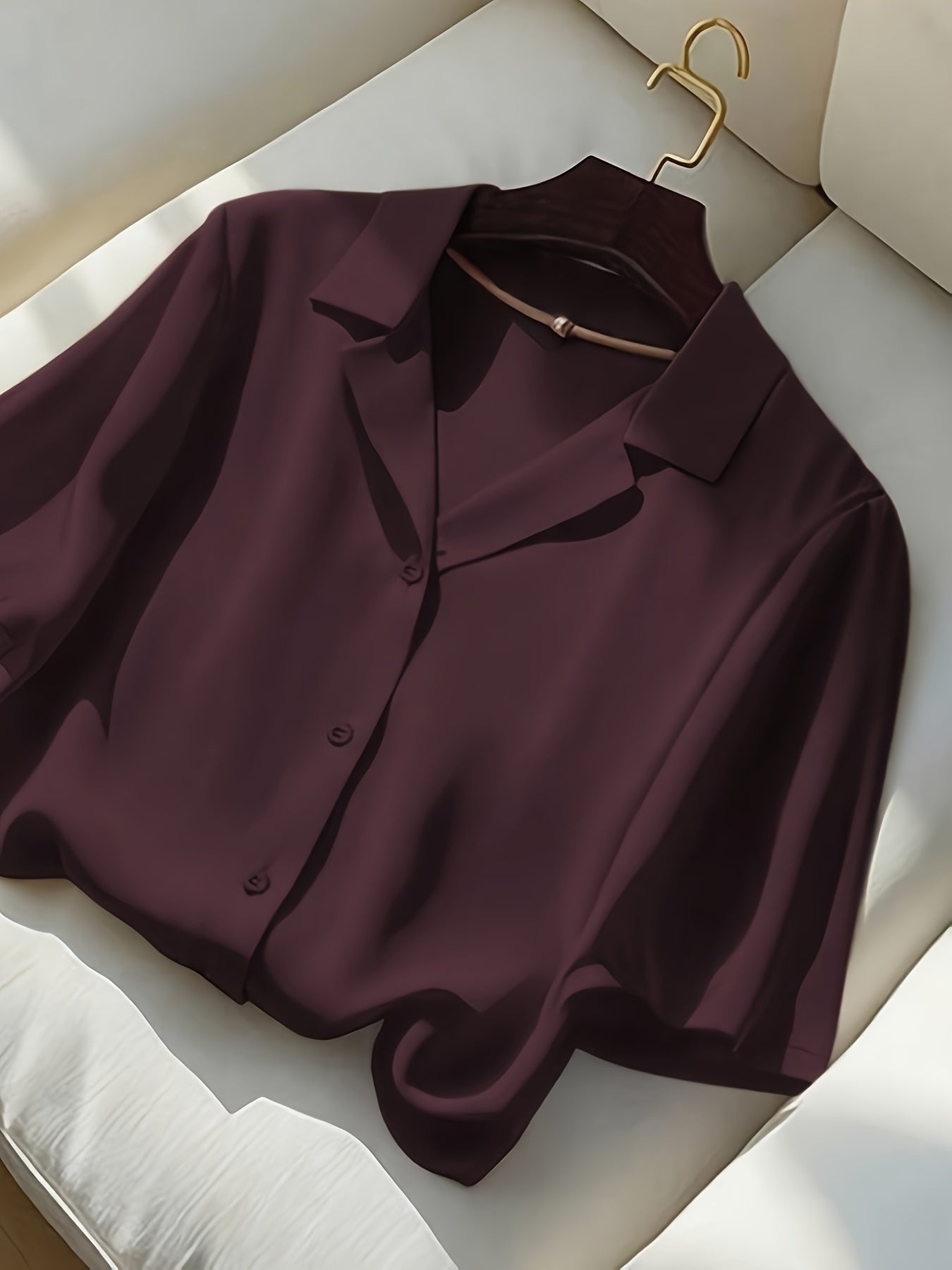 Damen Bluse mit Knopfleiste und klassischem Kragen – Lässiger und eleganter Stil für Alltag und Büro