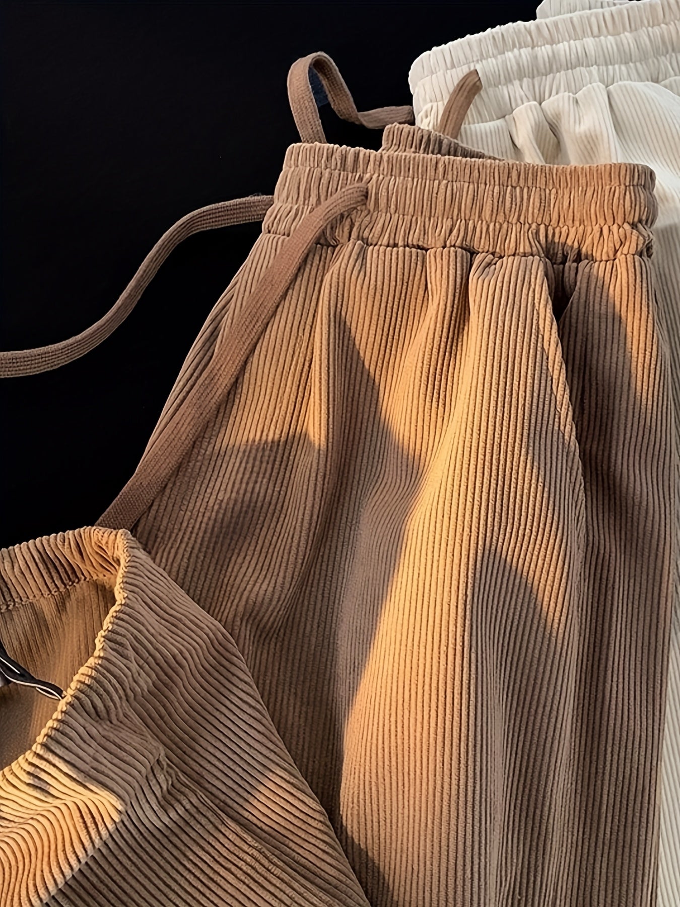 Herren Plissee-Freizeithose mit Kordelzug – Moderner City-Look, Relaxed Fit, Urban Style
