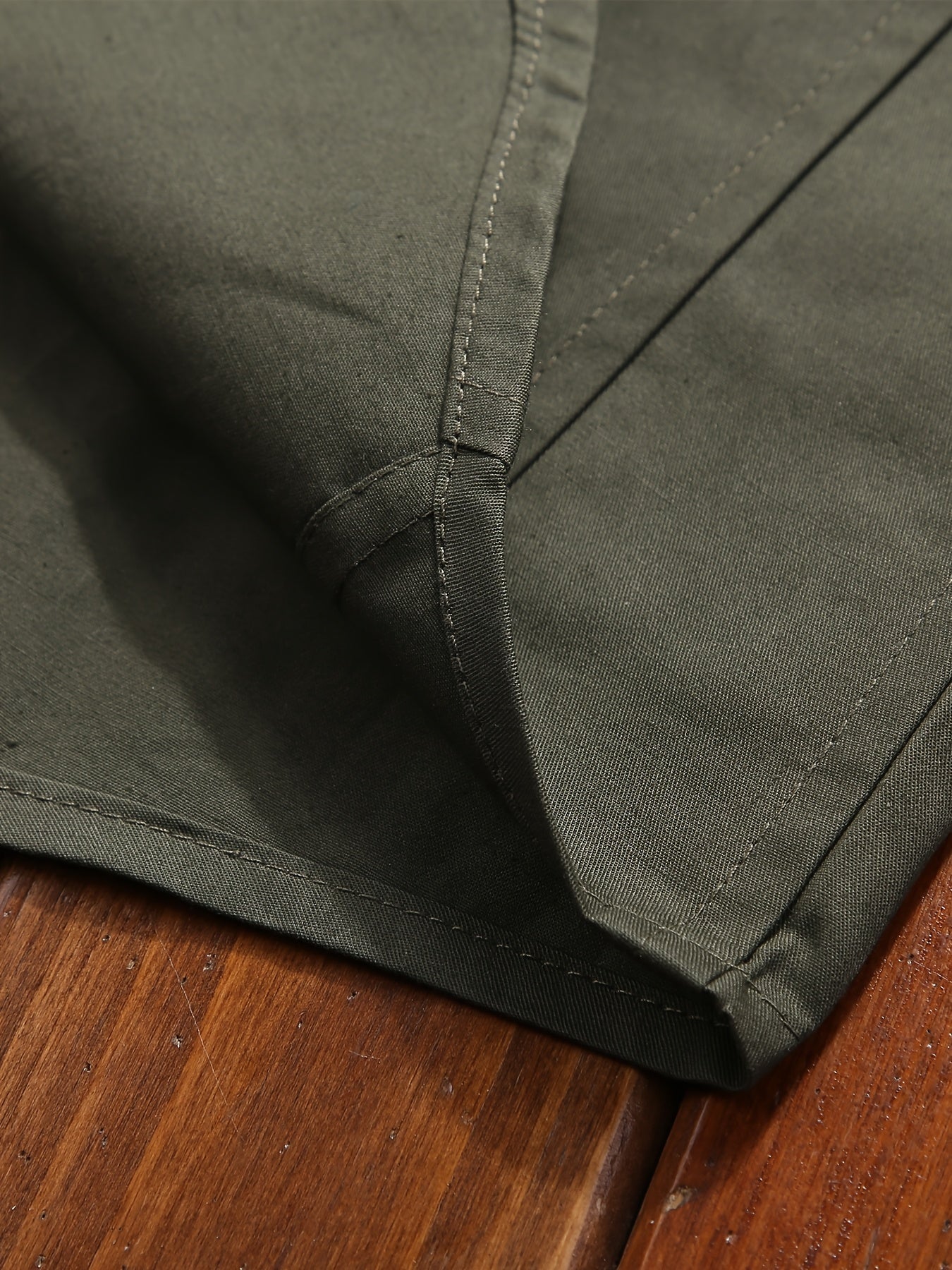 Herren Utility Hemd Kurzarm – Moderner Freizeit-Look mit Brusttasche und Schulterdetails