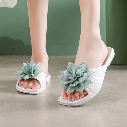 Damen Slipper Sandalen mit Blumenapplikation – Verspielte Sommerschuhe für Freizeit und Alltag