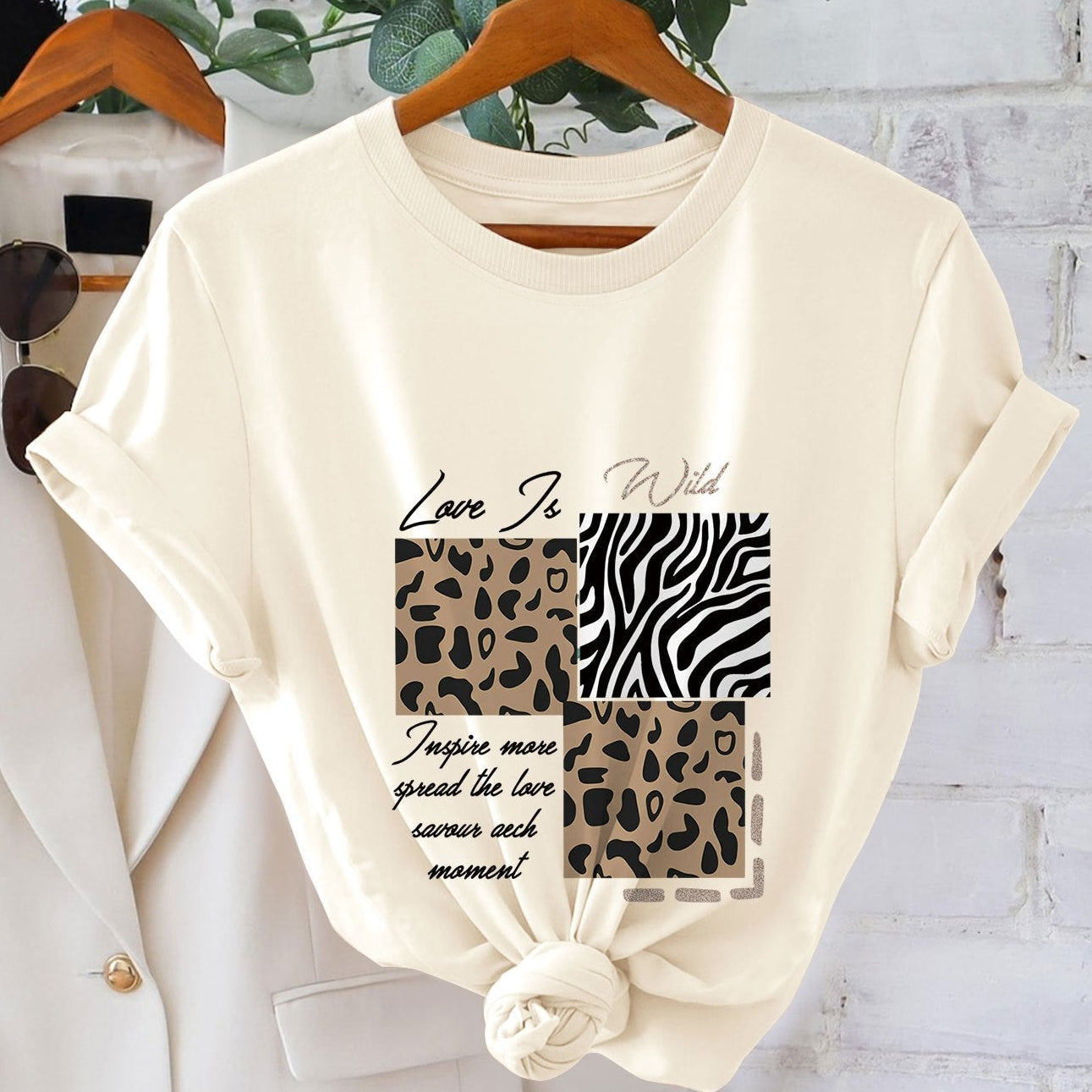 Damen T-Shirt mit Animal Print und Motiv-Spruch – Modisches Freizeitshirt, Casual Streetstyle, Inspirierendes Geschenk