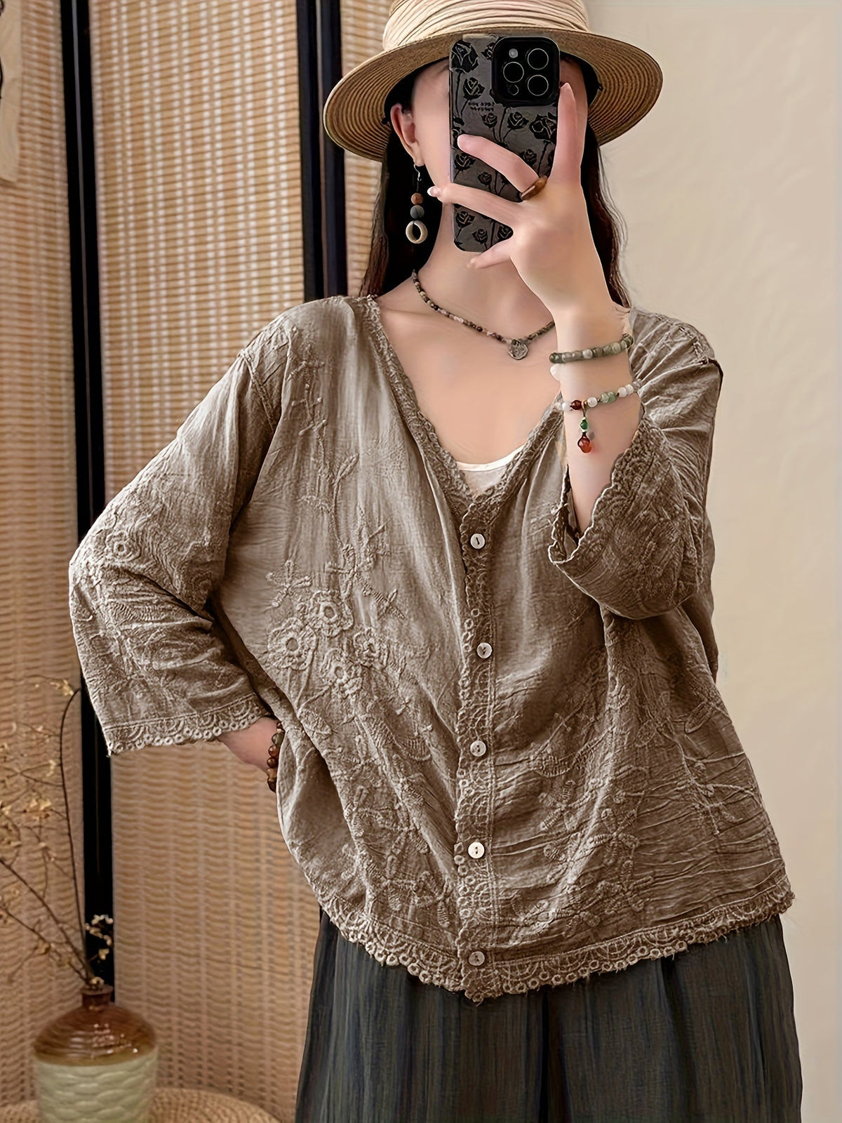 Damen Kurzarm Bluse mit V-Ausschnitt, Stickerei & Spitzenbesatz, Knopfleiste