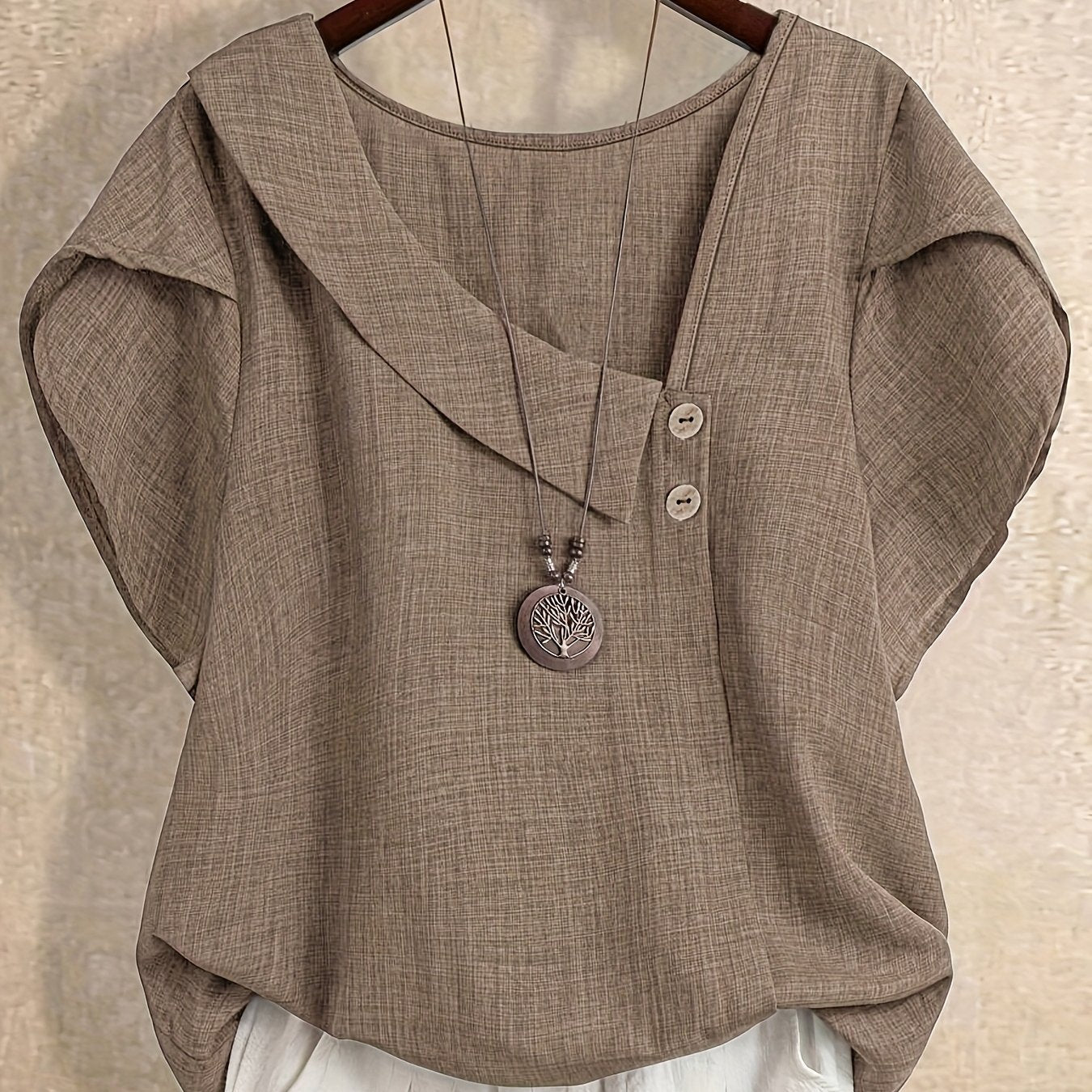 Damen Tunika Bluse mit asymmetrischem Ausschnitt und Knopfdetail – Künstlerischer Casual Look