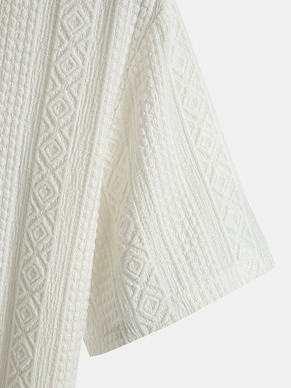 Herren Poloshirt mit geometrischer Stickerei und Struktur – Stilvolles Freizeitshirt für Alltag und besondere Anlässe