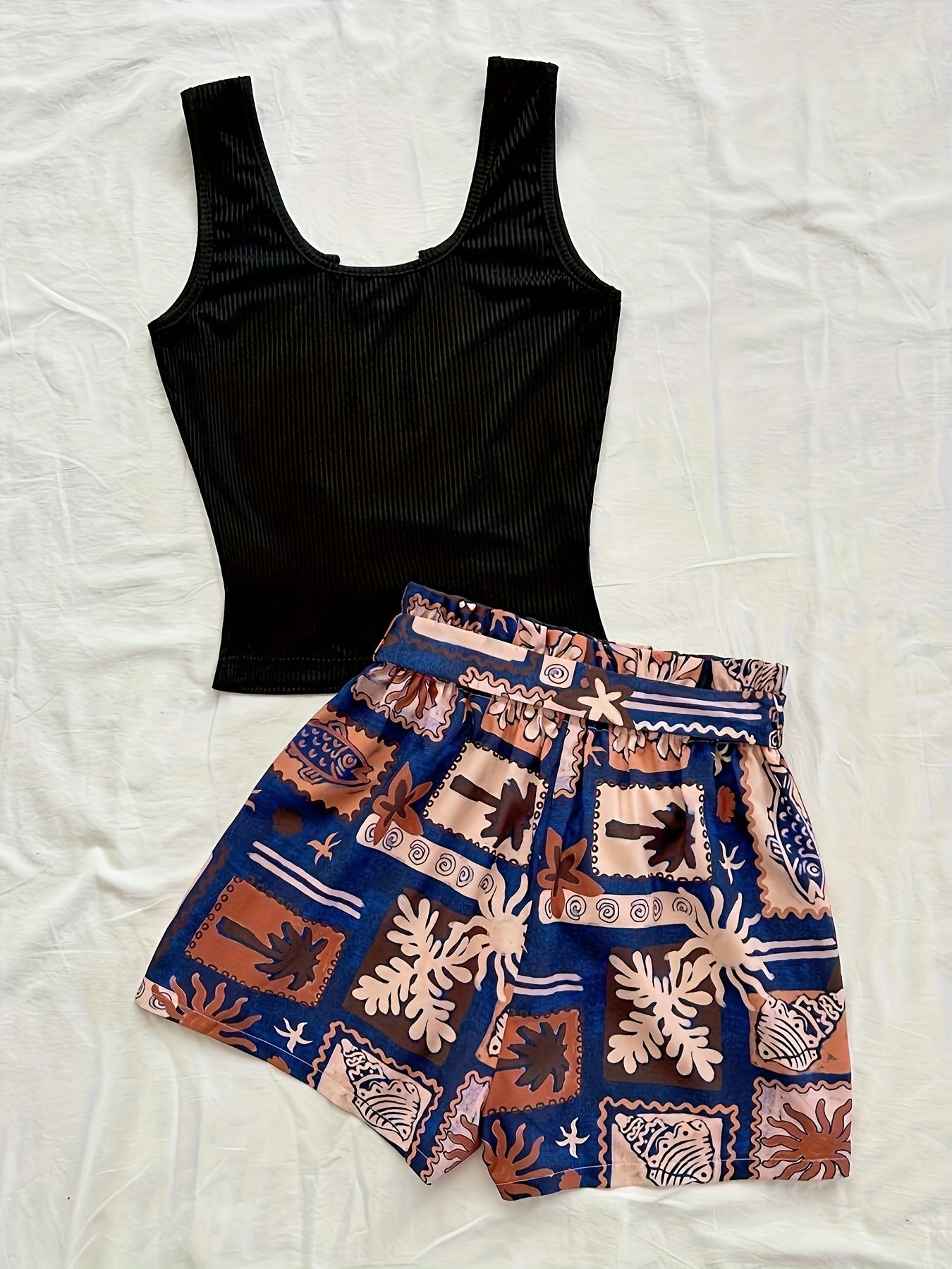 Damen Sommer-Set mit Top und tropischen Paperbag-Shorts – Modisches Urlaubsoutfit