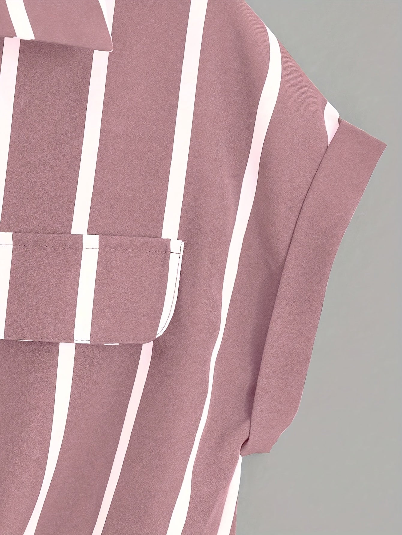 Damen Kurzarm Streifenbluse mit Knotendetail – Eleganter Freizeit-Look für Alltag und Büro