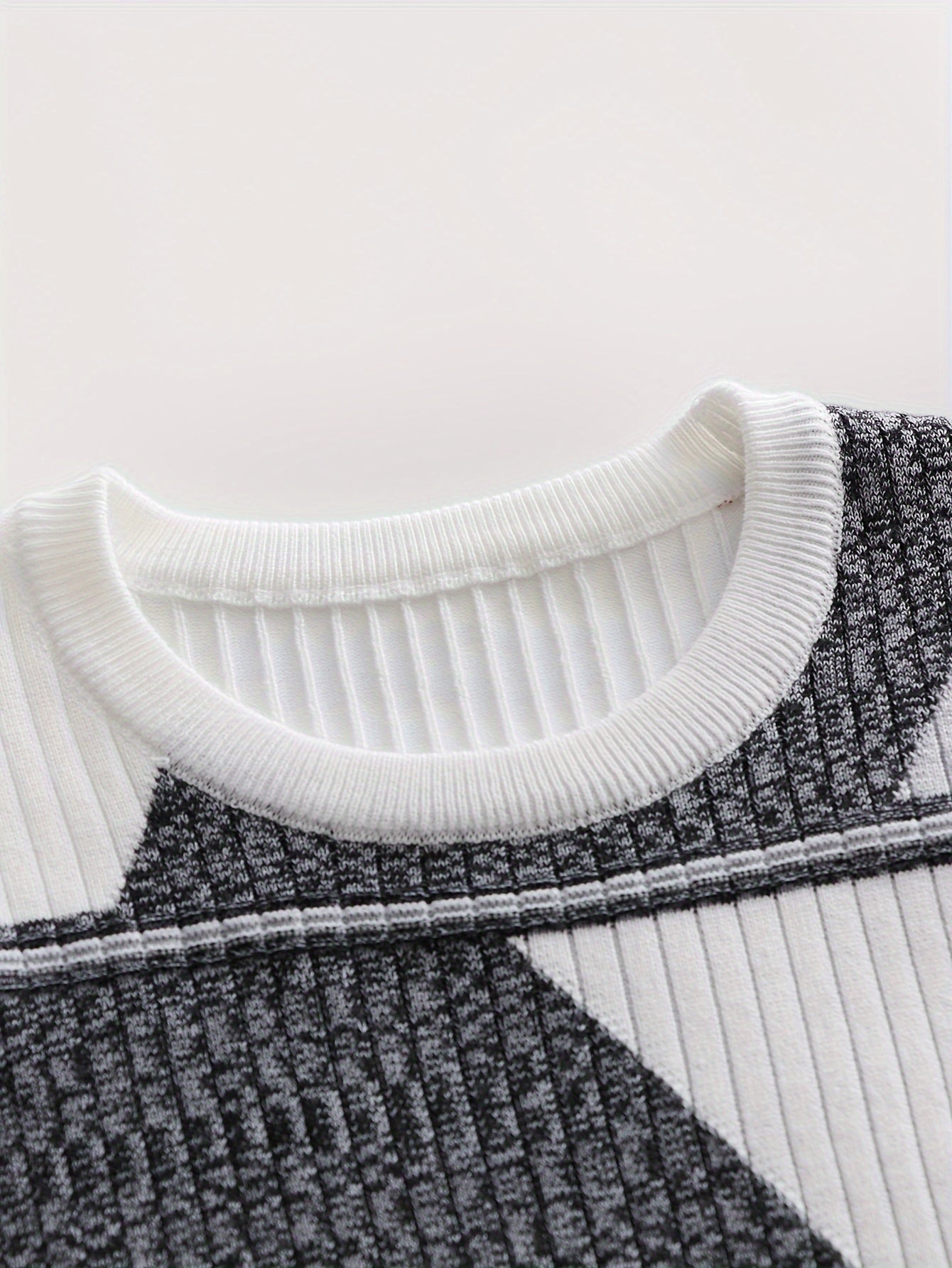 Herren Pullover Langarm Gerippt mit Geometrischem Muster Schwarz Weiß