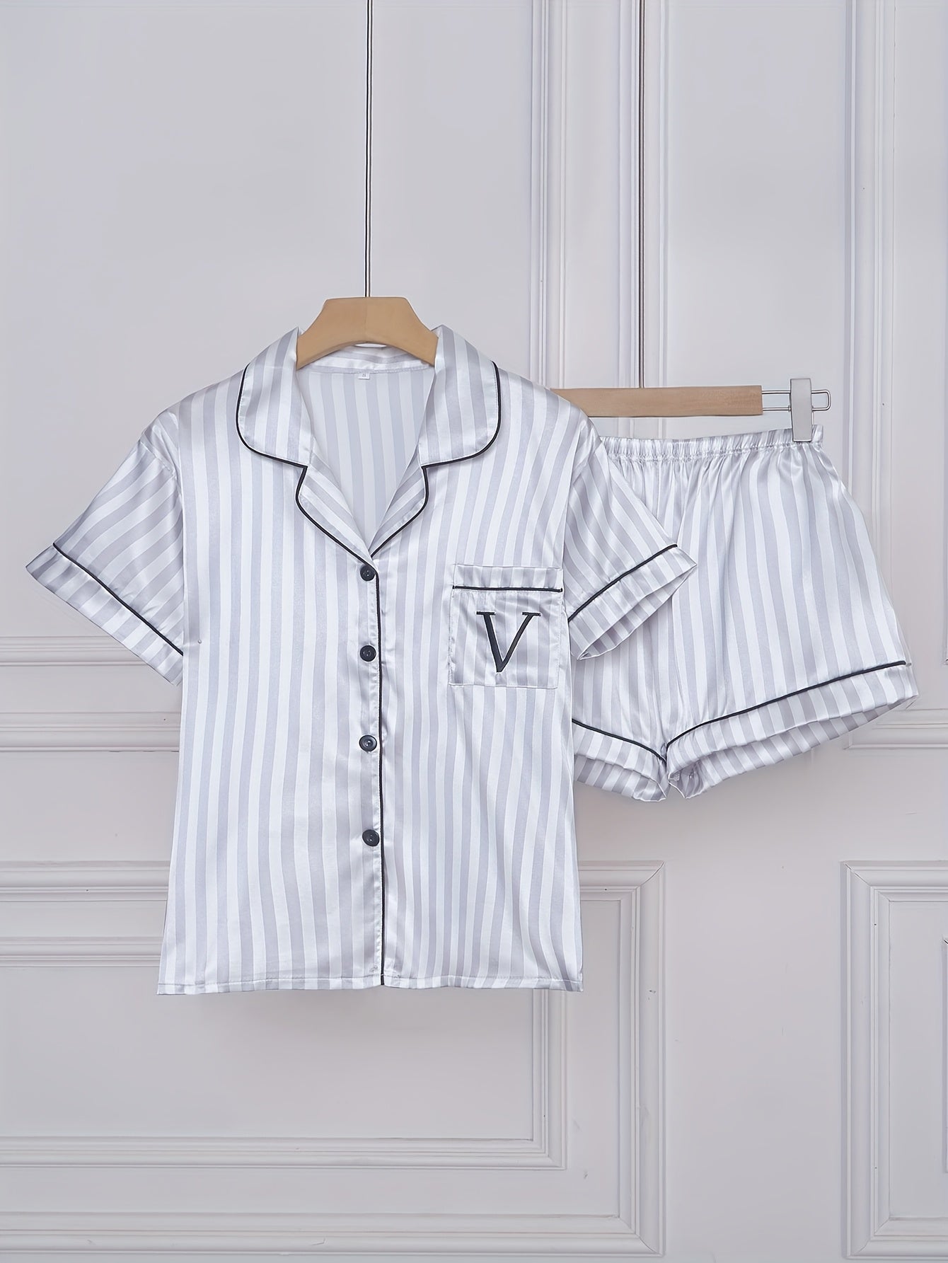 Damen Satin Pyjama Set Kurzarm mit Streifen – Stilvolles Nachtwäsche-Set für erholsamen Schlaf