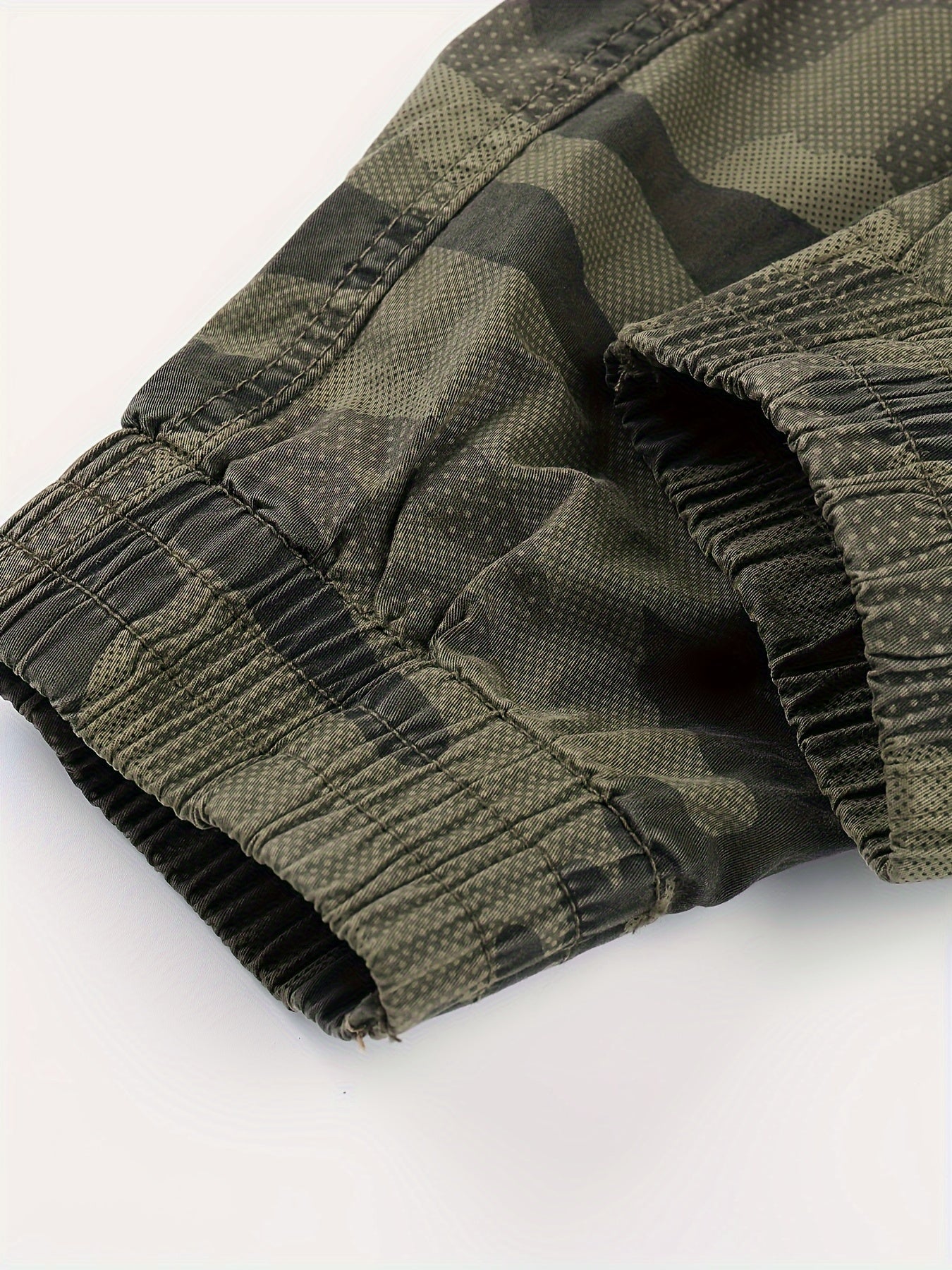 Herren Cargo Jogger Hose mit Camouflage Muster und Utility-Design – Streetwear und Outdoor