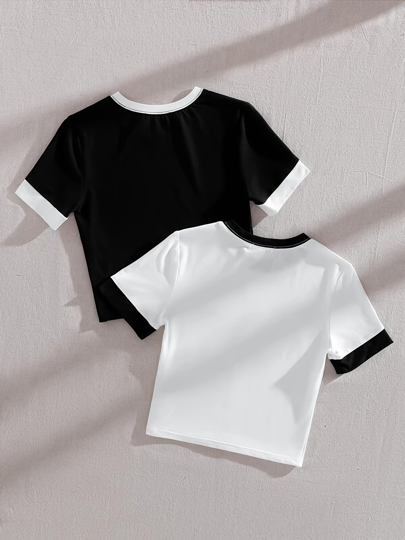 Unisex Kontrast-T-Shirt im modernen Casual-Stil – Perfekt für Alltag & Freizeit