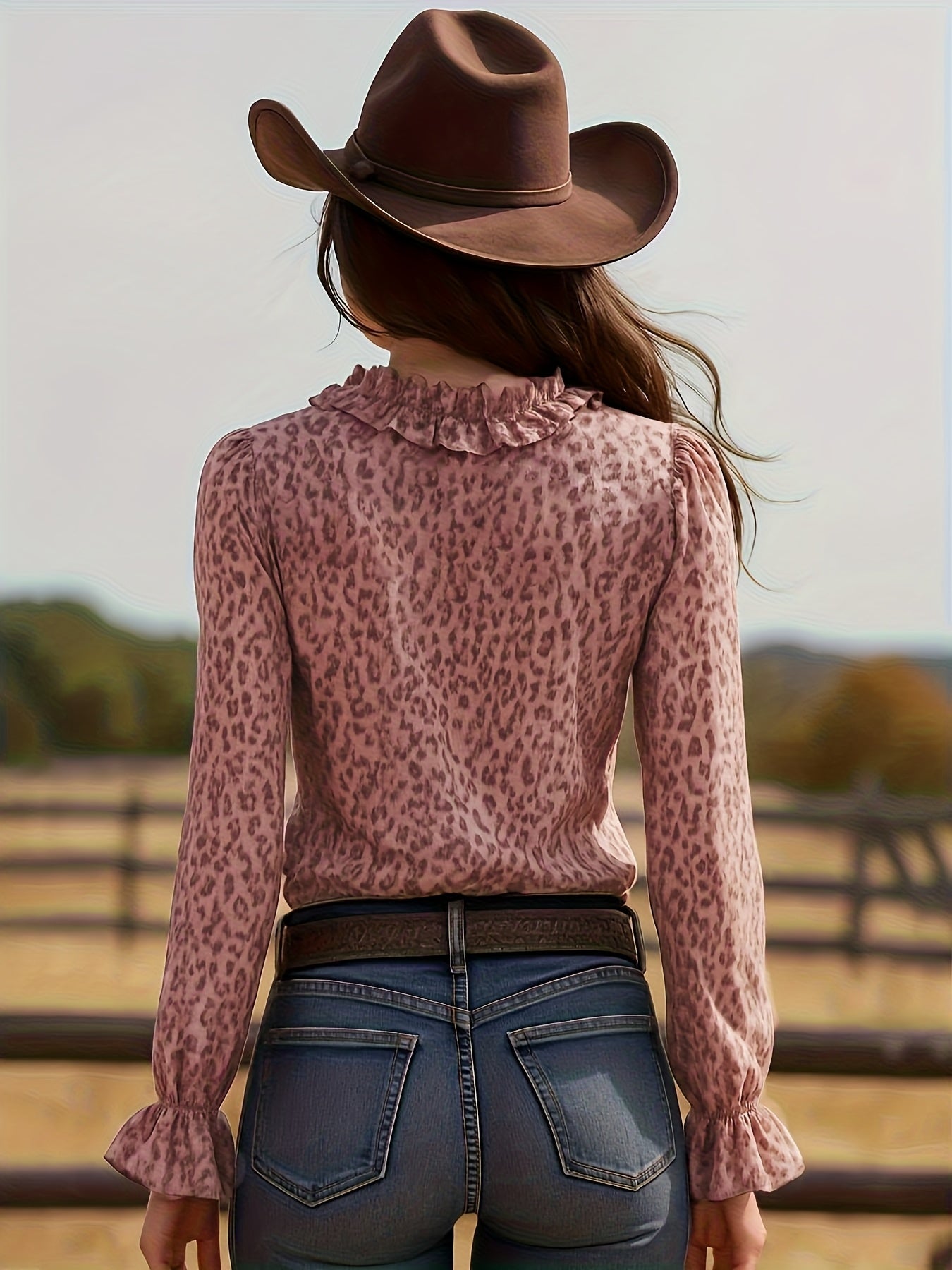 Damen Rüschenbluse im Leopardenmuster – Eleganter Boho-Chic für Freizeit & Party