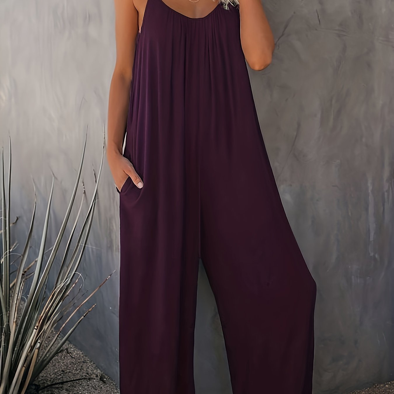 Damen Jumpsuit mit Spaghettiträgern – Lässiger Einteiler für Alltag und Urlaub