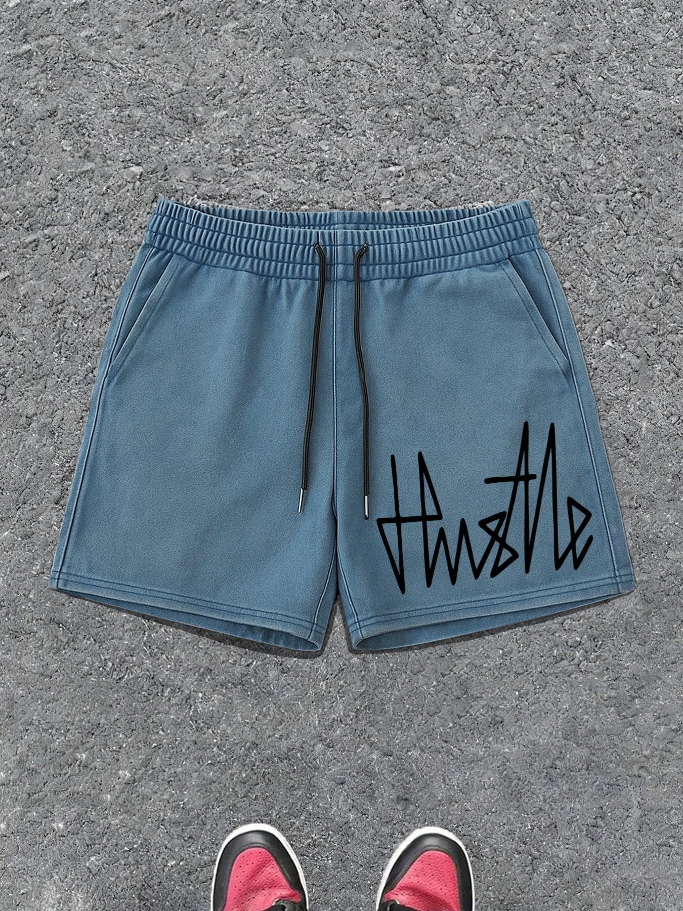 Herren Streetwear Shorts mit „Hustle“-Print – Lässige Freizeithose mit Kordelzug