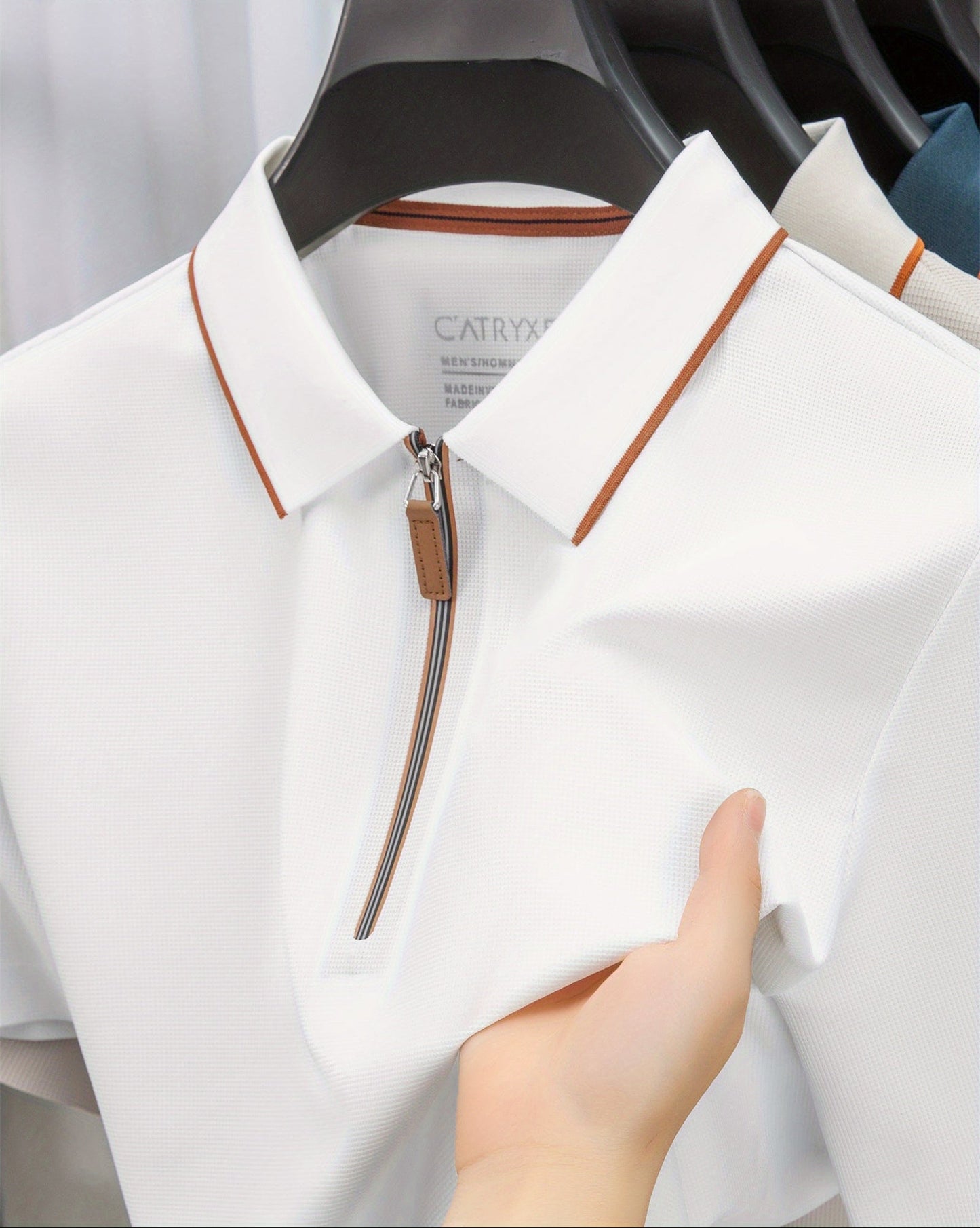Herren Poloshirt mit Reißverschluss und Kontrastpaspel – Modernes Design für Freizeit und Business