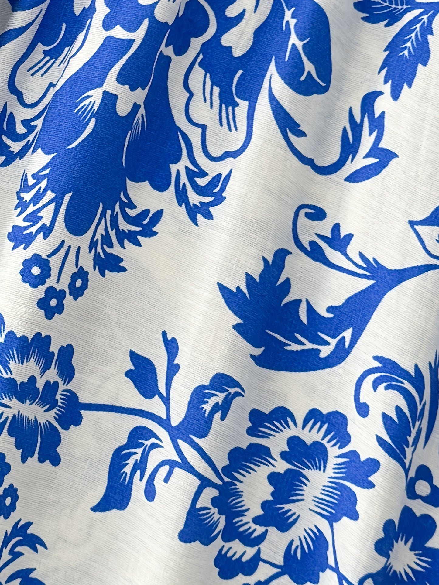 Damen Midikleid mit floraler Musterung und Cut-Out – Femininer Sommerstil für Freizeit und Events
