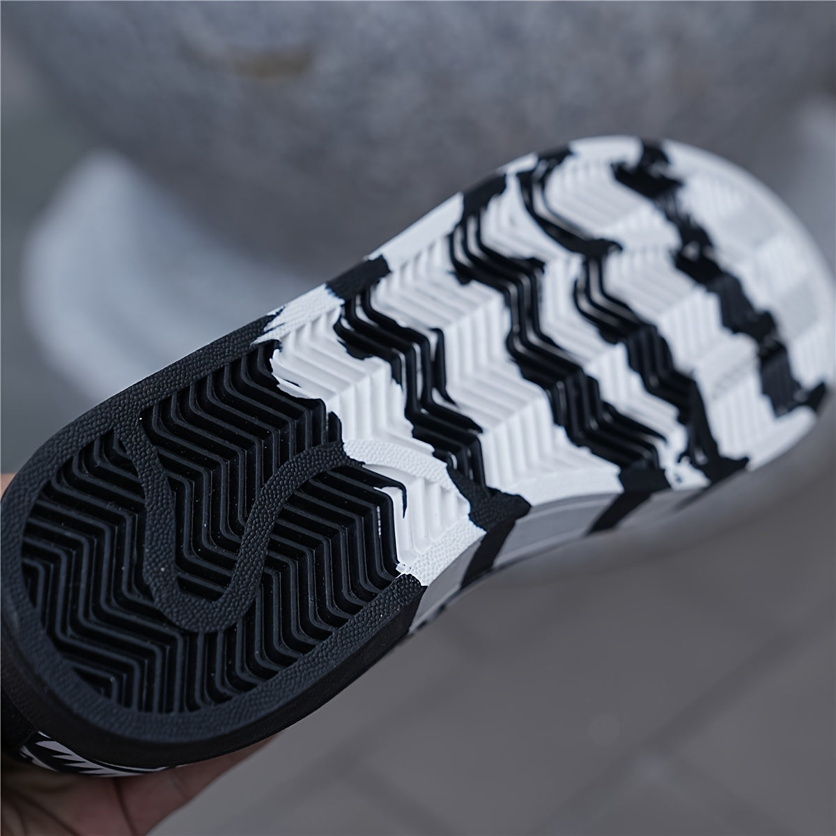 Herren Sneaker mit geometrischem Muster – Urbaner Freizeitschuh, Streetstyle, Outdoor