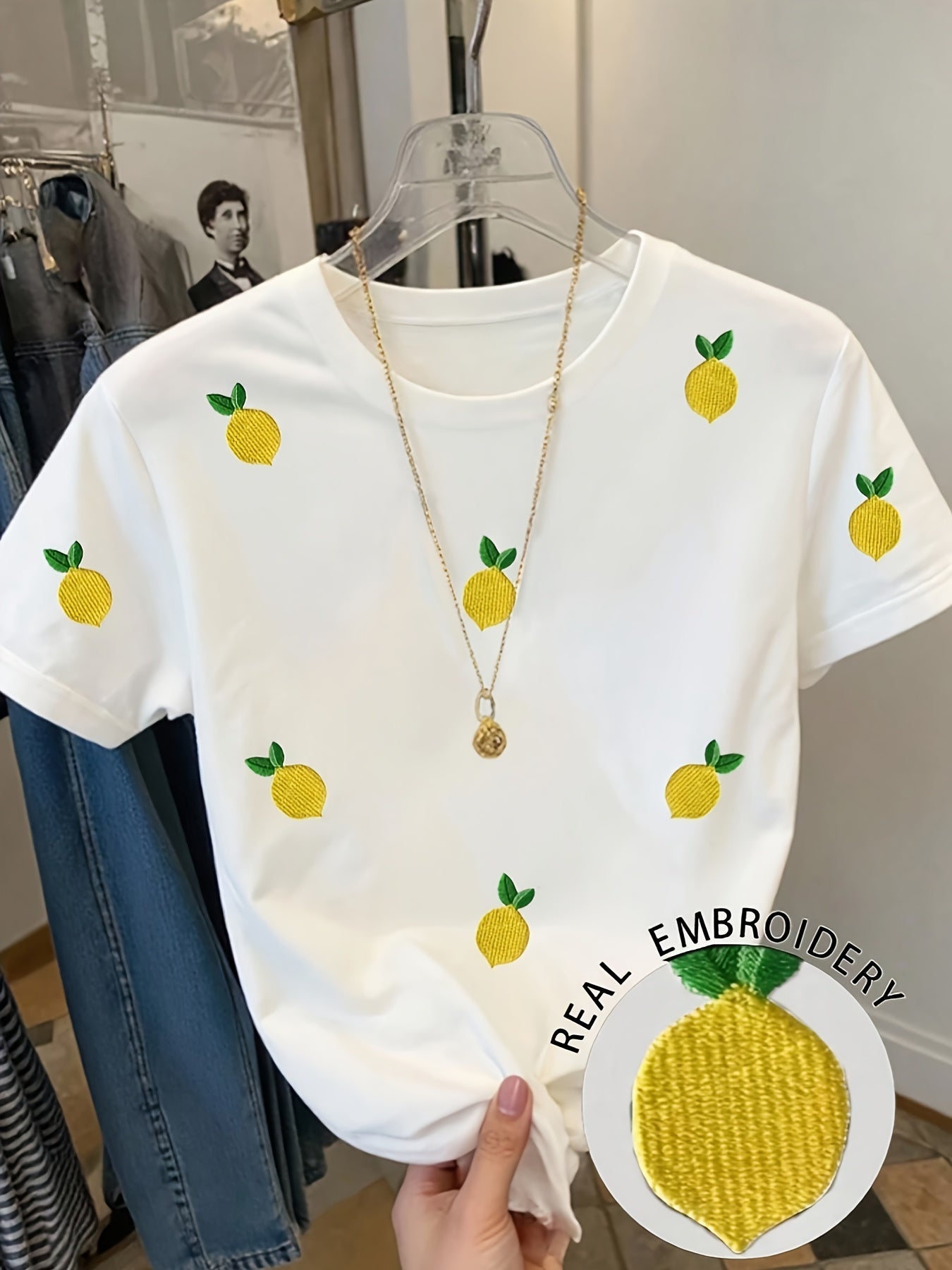 Damen T-Shirt mit Zitronenstickerei – Verspieltes Casual Shirt mit echter Stickerei