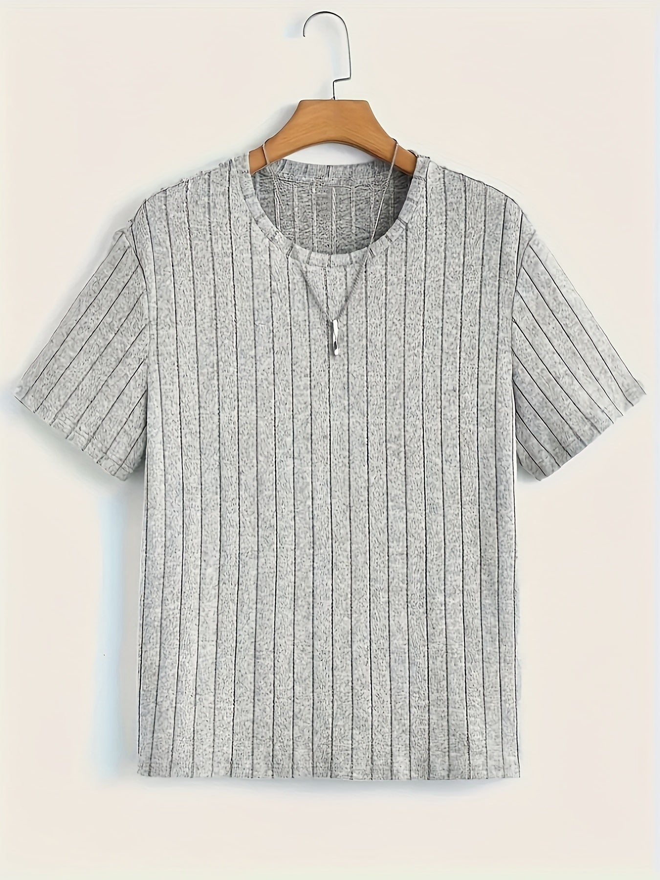 Herren T-Shirt mit vertikalem Strukturmuster – Modernes Freizeitshirt mit Rundhalsausschnitt