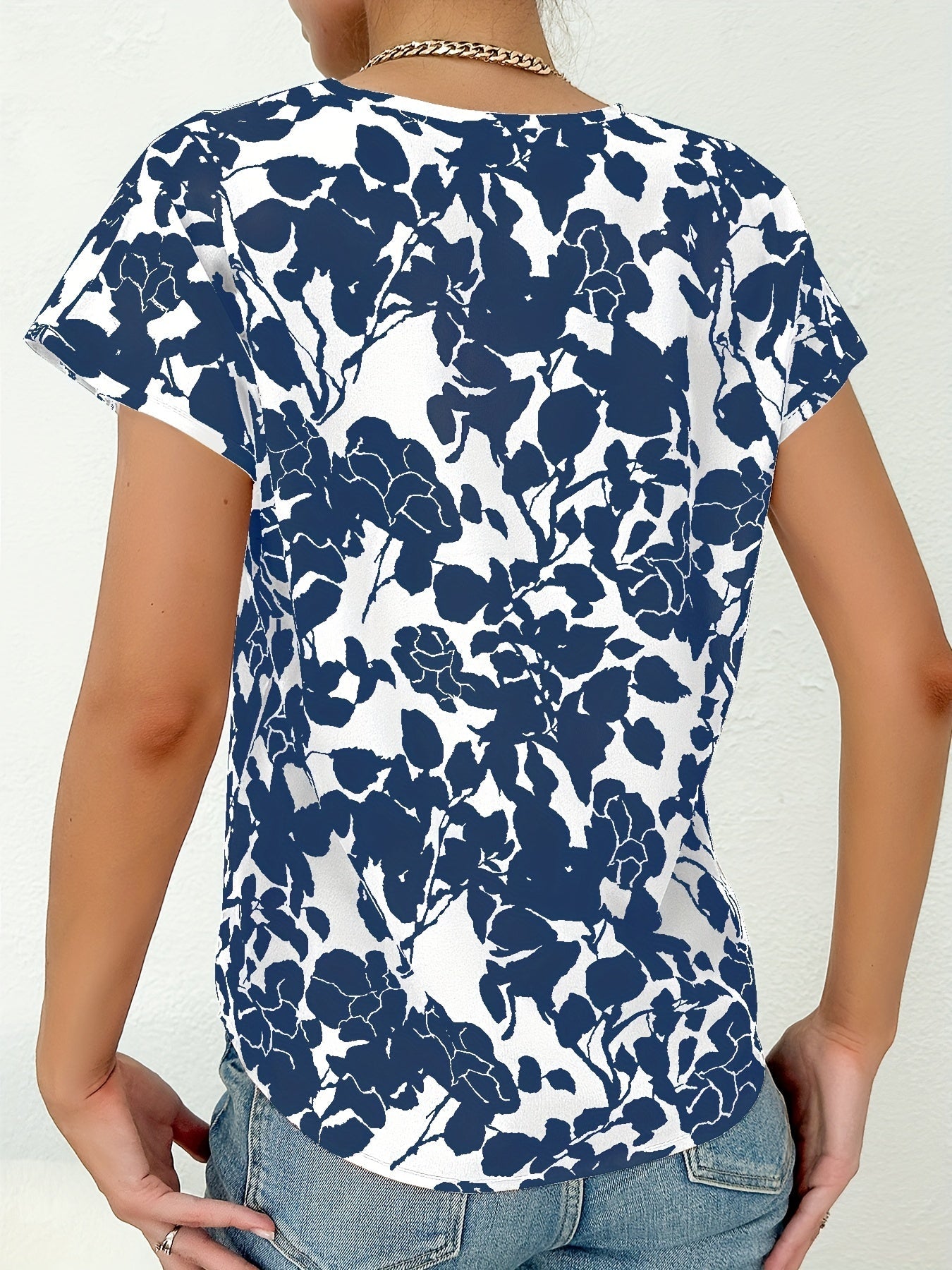 Damen Blusenshirt im floralen Design – Eleganter Sommer-Look für Freizeit und Büro