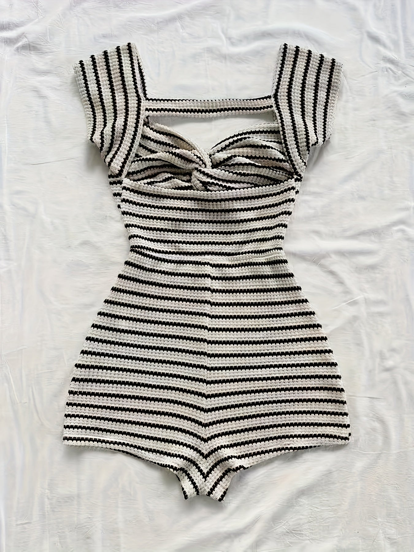 Damen Strick-Overall mit Streifen und Twist-Front – Einteiler Retro Style für Freizeit & Urlaub