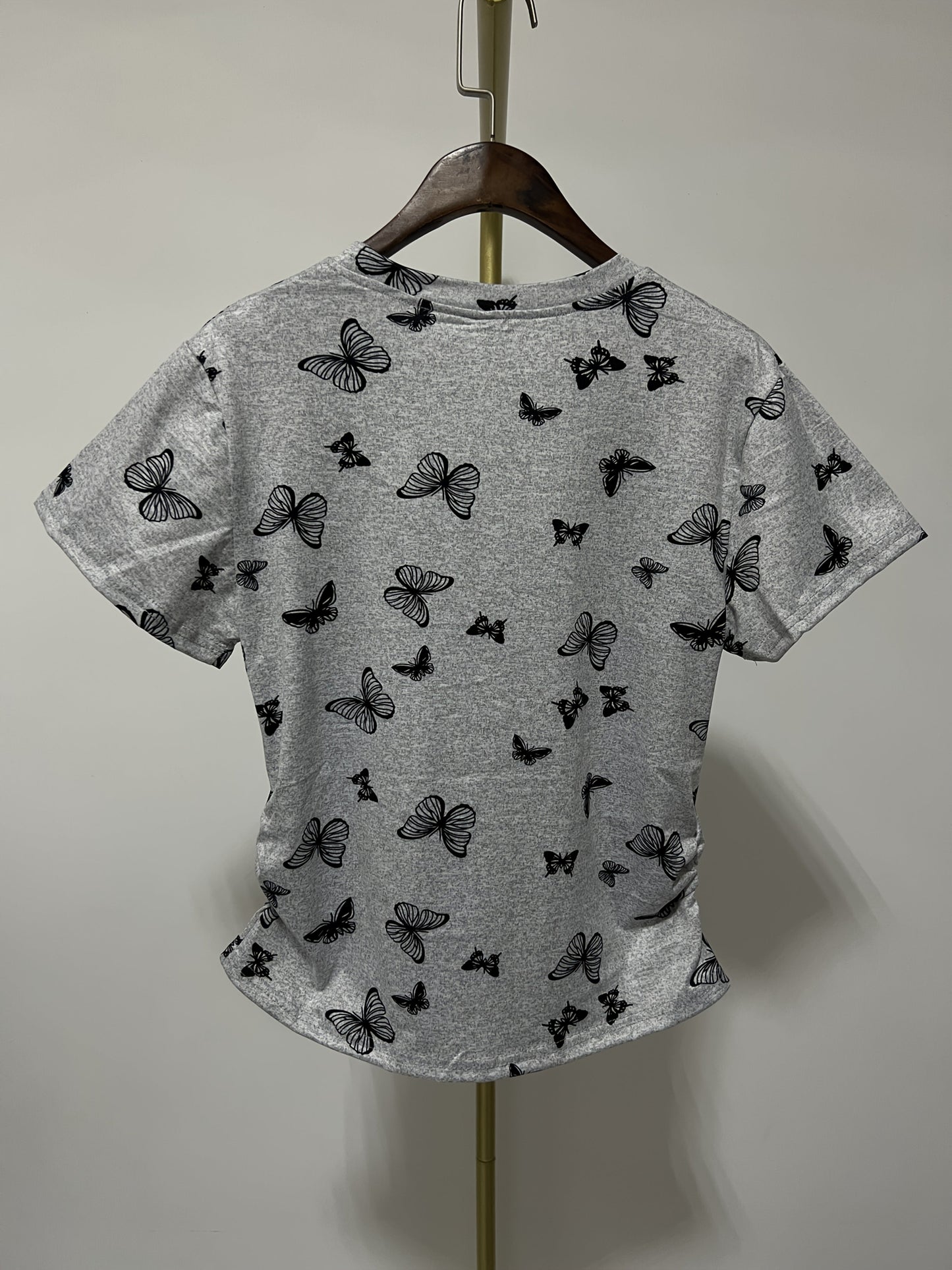 Damen T-Shirt mit Schmetterlingsmuster – Modisches Freizeitshirt für Frühling & Sommer
