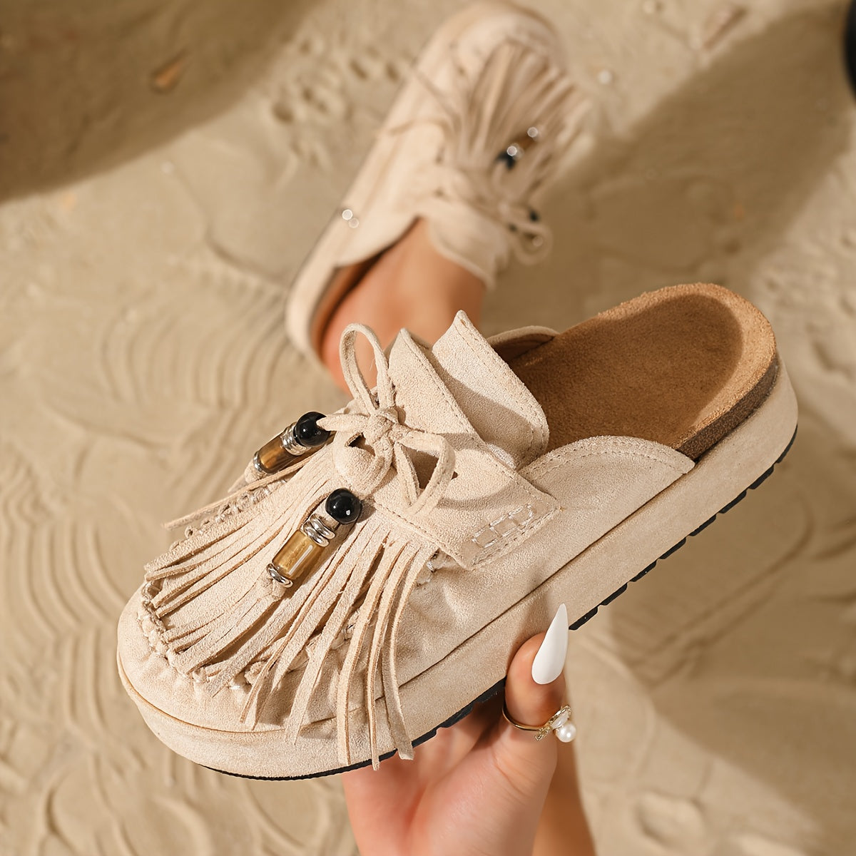 Damen Mokassin-Pantoletten mit Fransen und Perlendekor – Vintage Slipper für Sommer und Freizeit