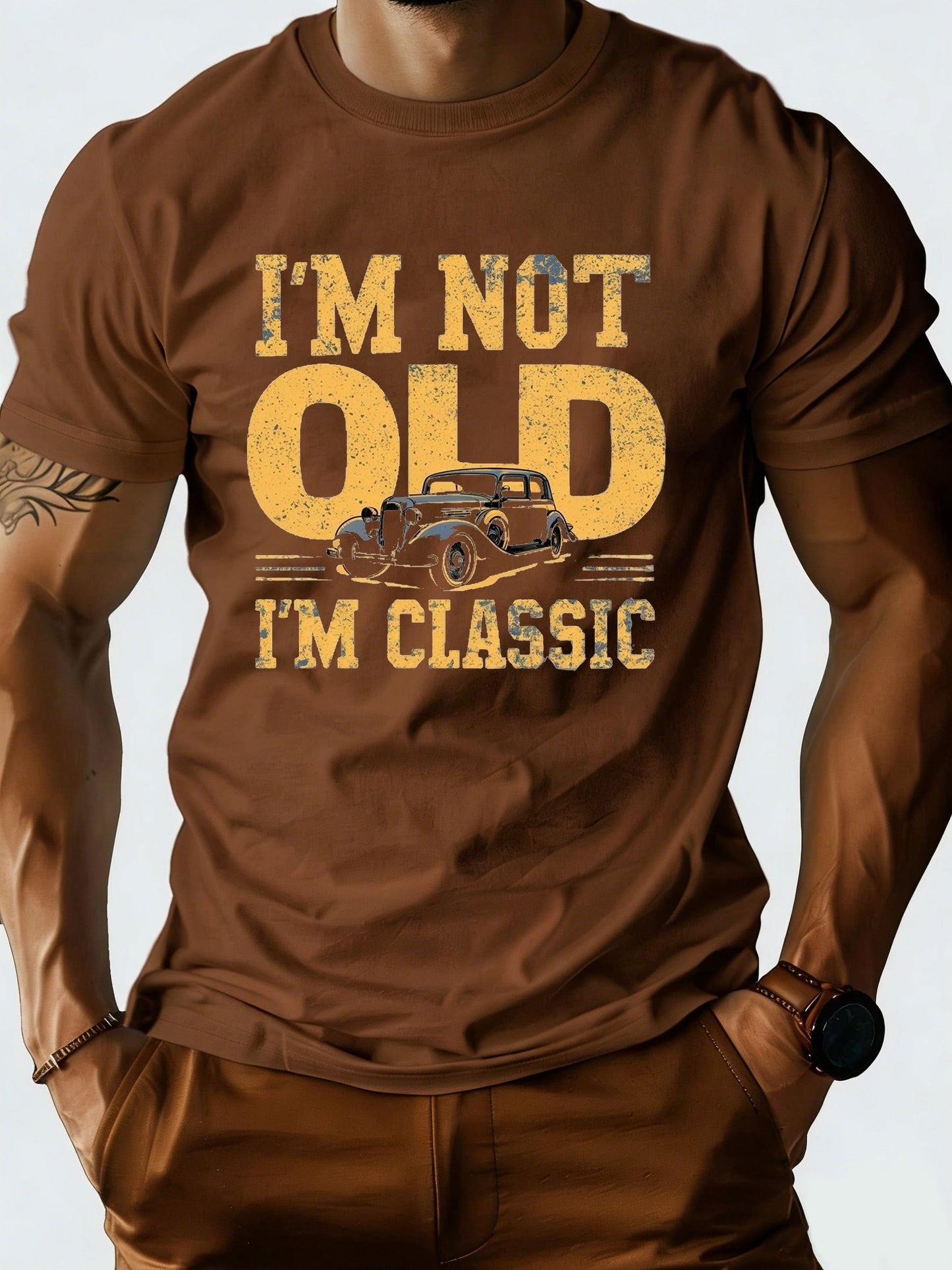 Herren T-Shirt mit Oldtimer-Print – "I’m Not Old, I’m Classic" – Lustiges Retro-Geschenk für Männer, Vintage Stil