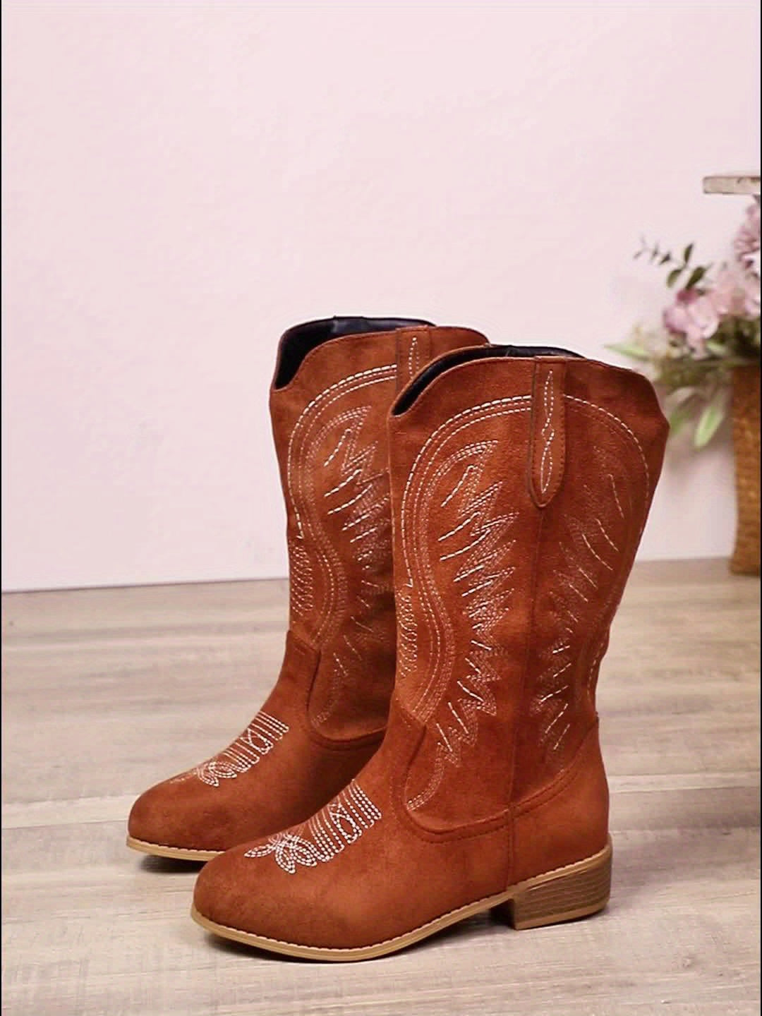 Braune Westernstiefel mit Stickerei, mittelhoher Schaft