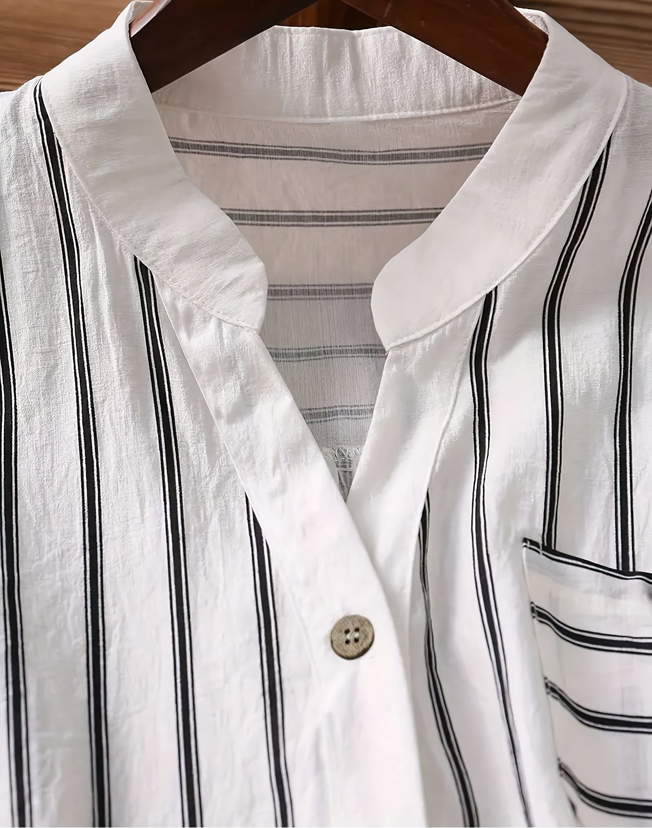 Herren Kurzarm Freizeithemd mit Streifen und Stehkragen – Modernes Button-Down Hemd für Alltag und Büro