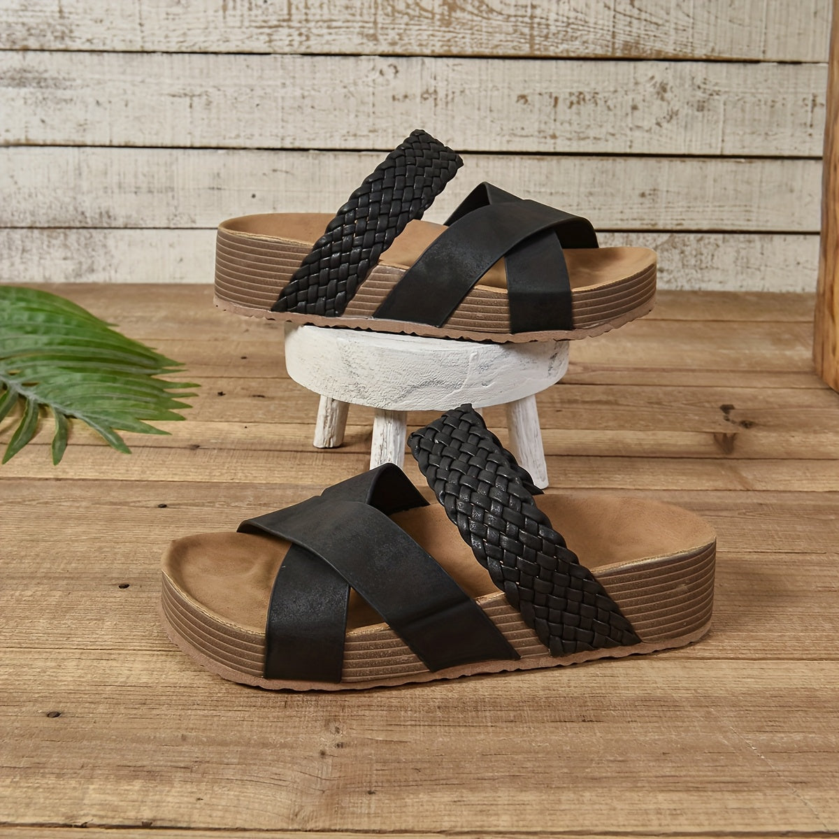 Damen Plateau-Sandalen mit Flecht- und Kreuzriemen – Modische Sommerschuhe für Alltag und Urlaub