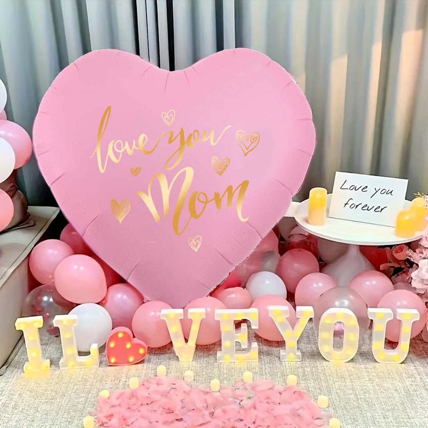 Herzförmiger XXL-Folienballon mit „Love You Mom“-Schriftzug – Stilvolle Muttertagsdeko für Damen