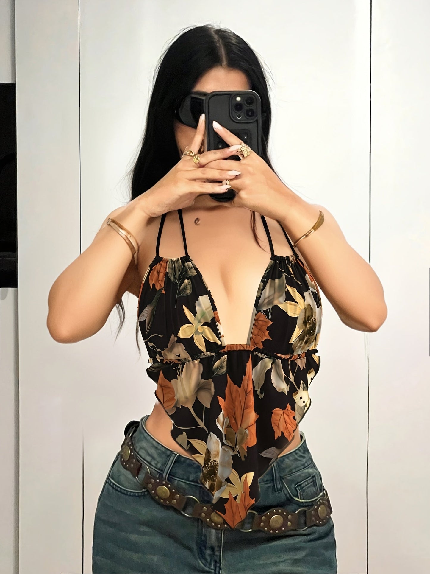 Damen Body mit Blumenmuster und tiefem Ausschnitt – Modischer Einteiler für trendige Freizeit-Looks