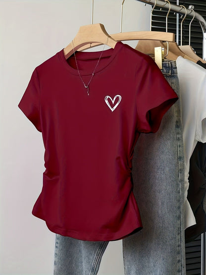 Damen T-Shirt mit Herz-Print und modernem, figurbetontem Schnitt – Alltagsmode mit Stil