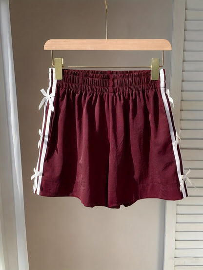 Damen Freizeitshorts mit Schleifen und Streifen – Lässiger Sommer-Look für Urlaub und Alltag
