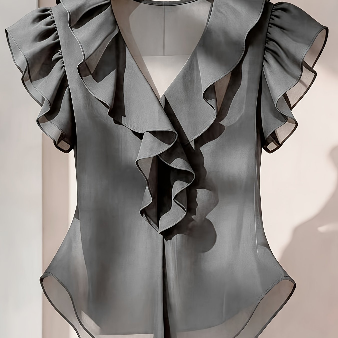 Damen Rüschenbluse mit V-Ausschnitt und Volantärmeln – Elegante Chiffonbluse für Büro und besondere Anlässe