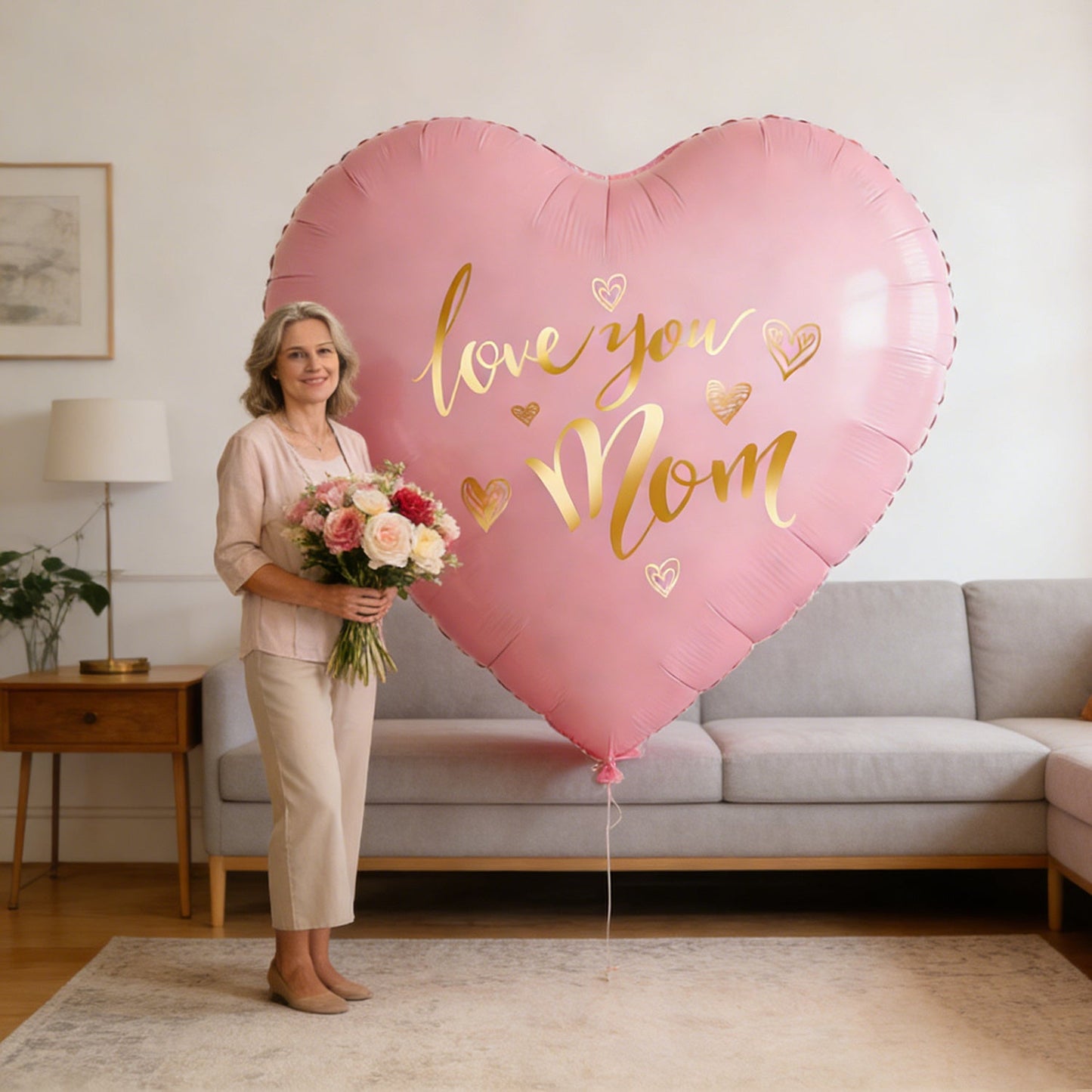 Herzförmiger XXL-Folienballon mit „Love You Mom“-Schriftzug – Stilvolle Muttertagsdeko für Damen