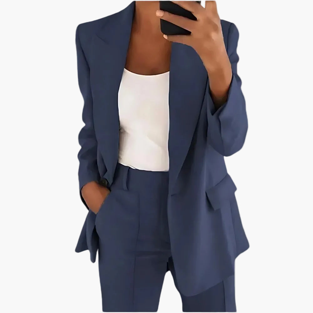 Damen Hosenanzug im eleganten Business-Look