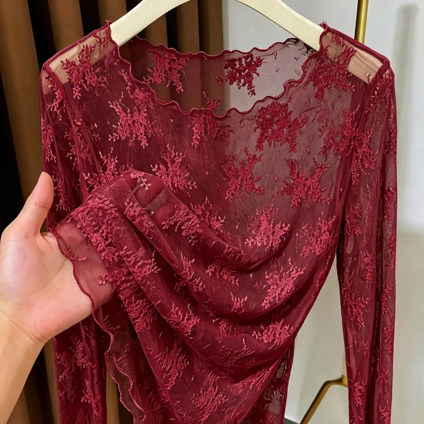 Damen Langarm-Spitzenshirt mit floraler Stickerei und transparentem Design – Elegantes Oberteil für besondere Anlässe