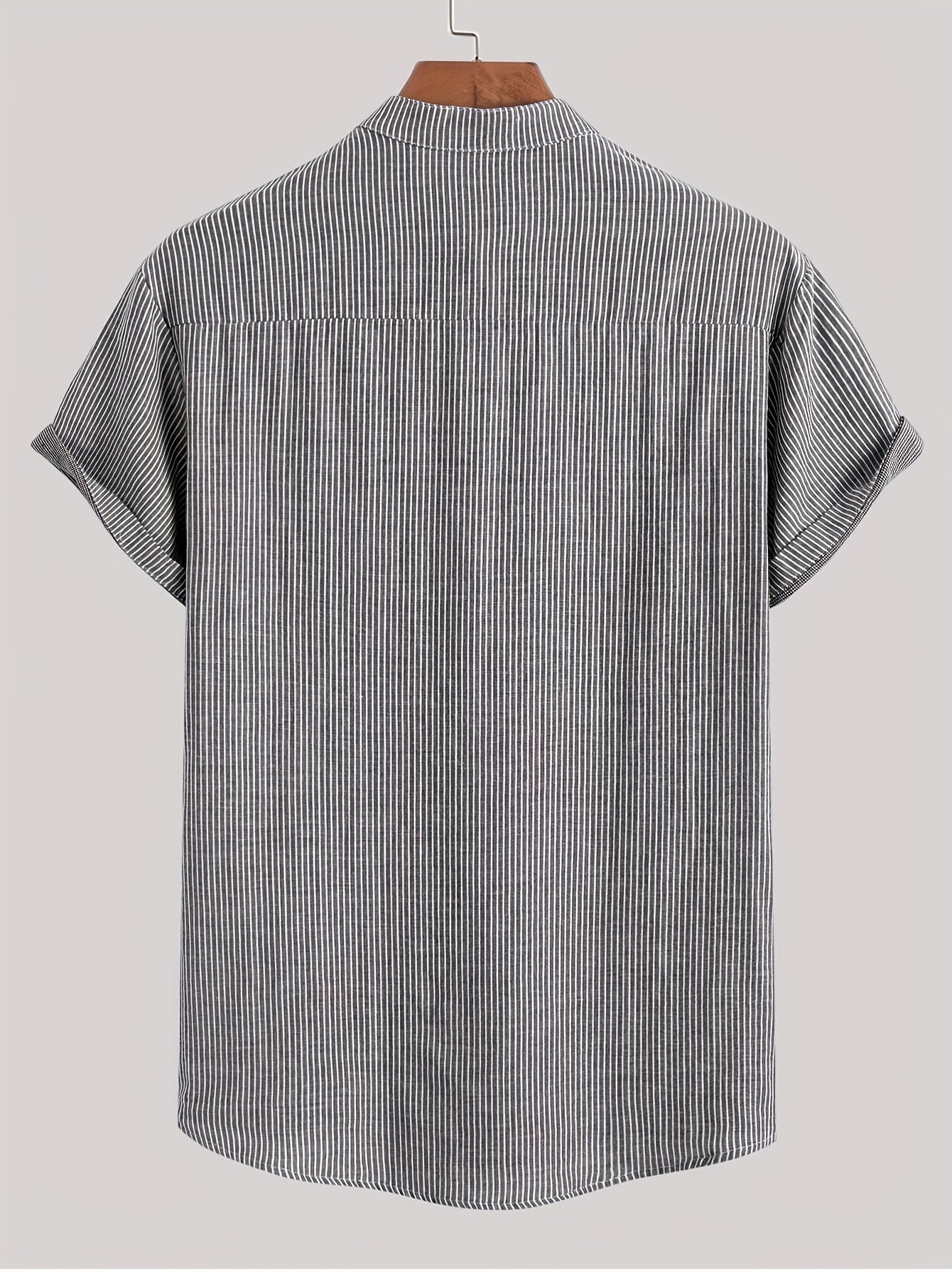 Herren Kurzarm-Henley mit Stehkragen und Streifen – Modernes Freizeitshirt für Alltag und Ausgehen
